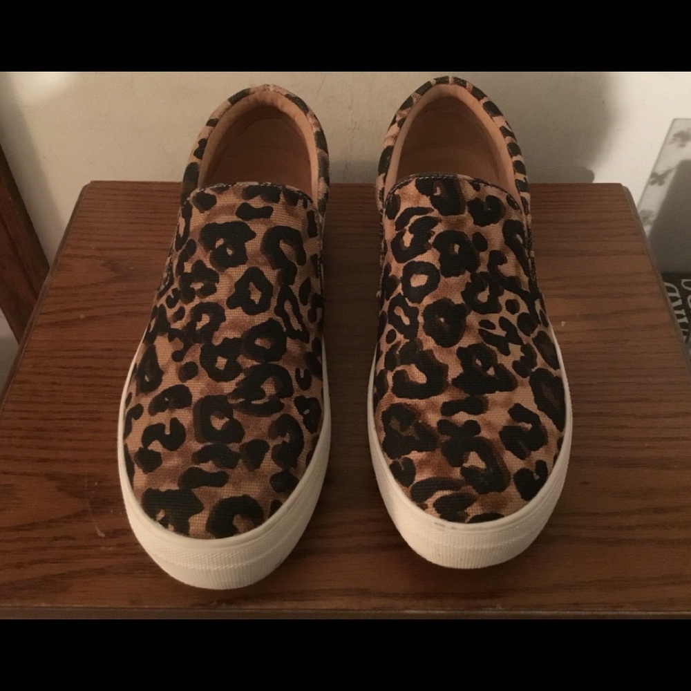 Steve Madden Gills Platform Slip-On